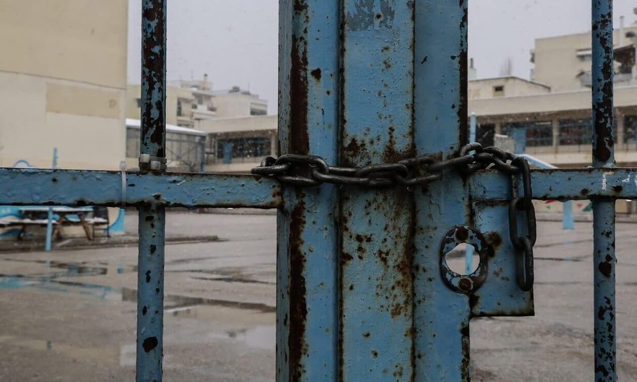 Κλειστά σχολεία 02/10